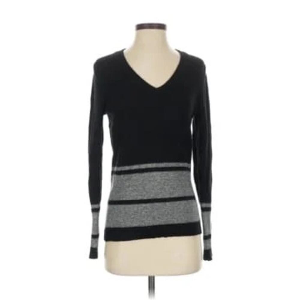 Size Large - BANANA REPUBLIC Women's Black Fine Wool V-Neck Sweater Filpucci